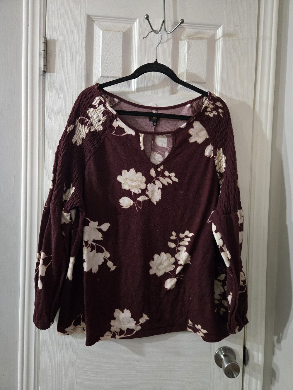2x Lee knit top